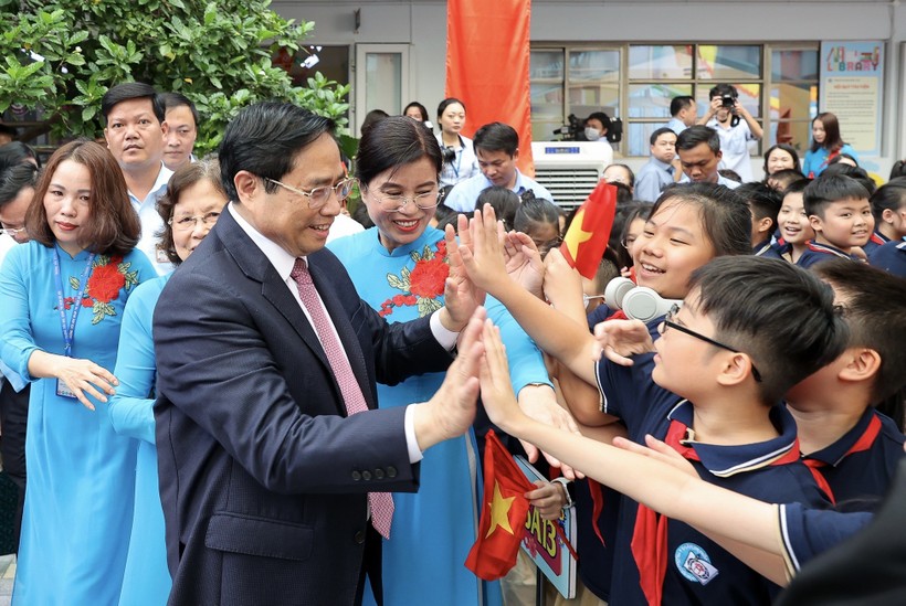 Thủ tướng Chính phủ Phạm Minh Chính tới dự Lễ Khai giảng năm học 2022 - 2023 tại Trường Tiểu học Đoàn Thị Điểm (quận Nam Từ Liêm, Hà Nội) sáng 5/9/2022.