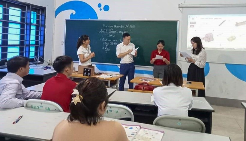 Giáo viên cốt cán môn Tiếng Anh cấp tiểu học tại Điện Biên thực hành phương pháp dạy học theo chương trình mới.