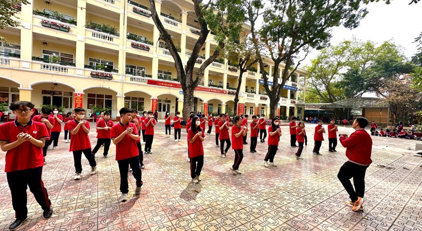 Giờ Giáo dục thể chất tại Trường THCS Hoàng Liệt, Hoàng Mai, Hà Nội. Ảnh: NTCC