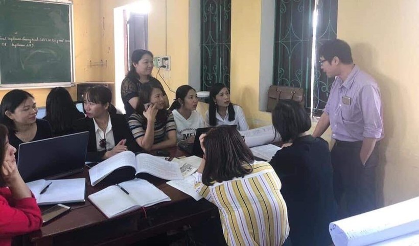 Bồi dưỡng giáo viên phổ thông cốt cán tại Hà Giang. Ảnh: NVCC