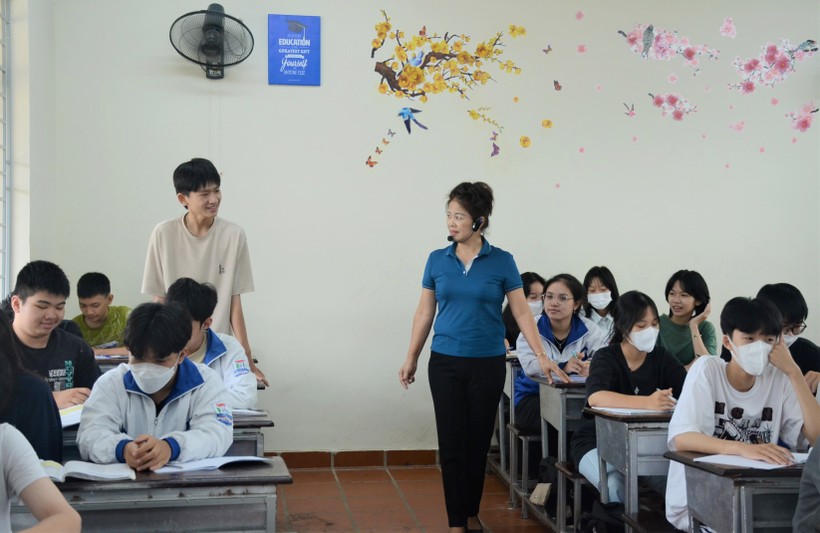 Học sinh lớp 9 Trường THCS Him Lam ôn luyện cho kỳ thi tuyển sinh vào lớp 10.