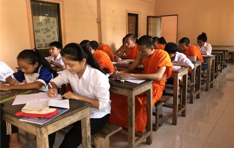 Vào chùa học chữ Khmer ảnh 1