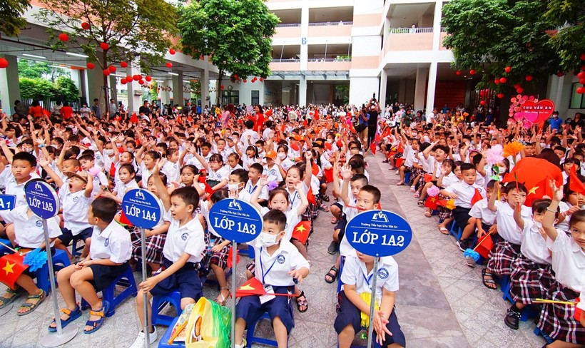 Học sinh Hà Nội trong Lễ khai giảng năm học 2022 - 2023. Ảnh minh họa: INT