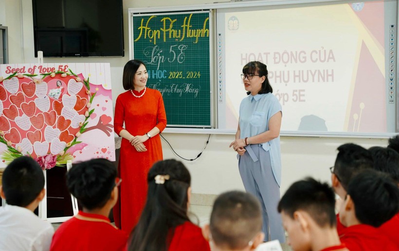 Buổi họp phụ huynh đầu năm tại Trường Tiểu học Tràng An (quận Hoàn Kiếm, Hà Nội). Ảnh: NTCC