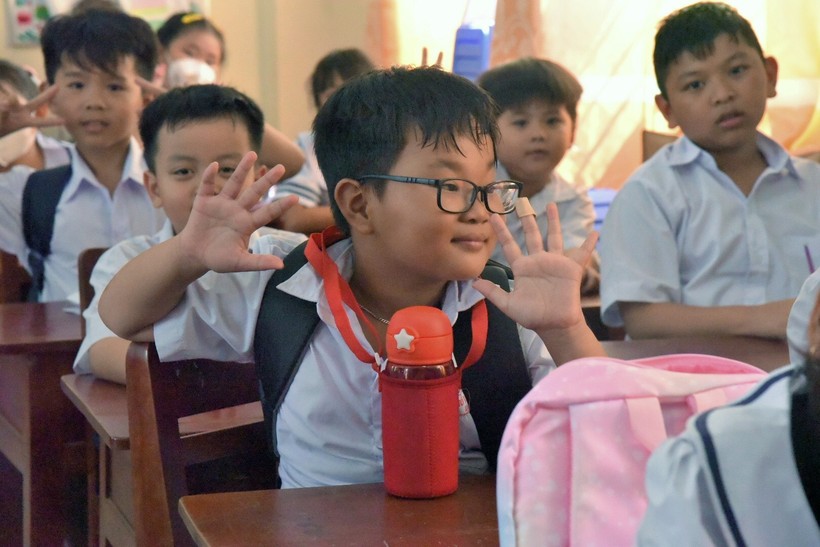 Học sinh Trường Tiểu học Thị trấn Lấp Vò 1 (huyện Lấp Vò, tỉnh Đồng Tháp) trong giờ lên lớp.