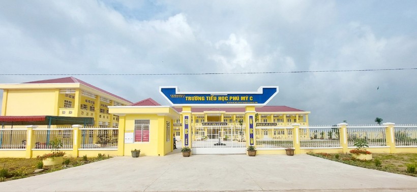Trường Tiểu học Phú Mỹ C (huyện Mỹ Tú, Sóc Trăng) được đầu tư xây dựng khang trang đưa vào sử dụng năm học 2023 - 2024. Ảnh: X. Lương