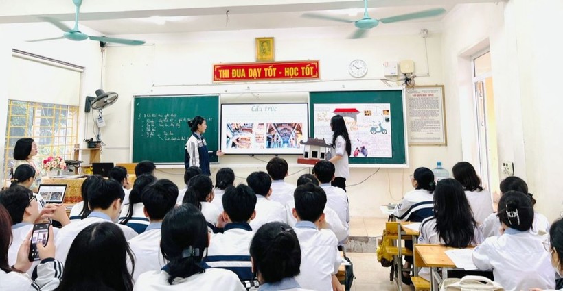 Tiết dạy thực nghiệm SGK chương trình giáo dục địa phương tại Trường THPT Hà Huy Tập, TP Vinh, Nghệ An. Ảnh: Ngọc Sơn