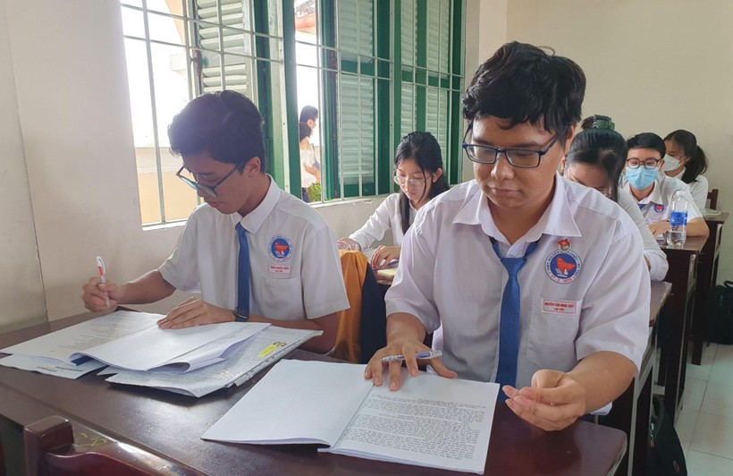 Học sinh lớp 12 Trường THPT Nguyễn Đình Chiểu (Tiền Giang). Ảnh: Q. Ngữ