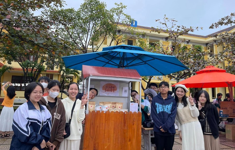 Trường THPT chuyên Trần Phú (Hải Phòng) tổ chức bồi dưỡng tình yêu môn chuyên cho học sinh THCS trên địa bàn thành phố vào dịp hè năm 2023. Ảnh: Nguyễn Dịu