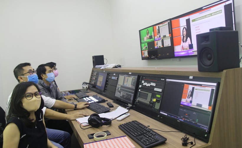 Studio phục vụ dạy học trực tuyến tại trường ĐH Ngoại ngữ, ĐH Đà Nẵng