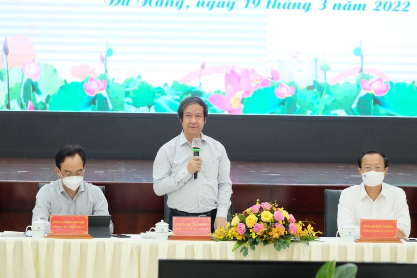 Bộ trưởng Bộ GD&ĐT Nguyễn Kim Sơn phát biểu tại buổi làm việc với ĐH Đà Nẵng.
