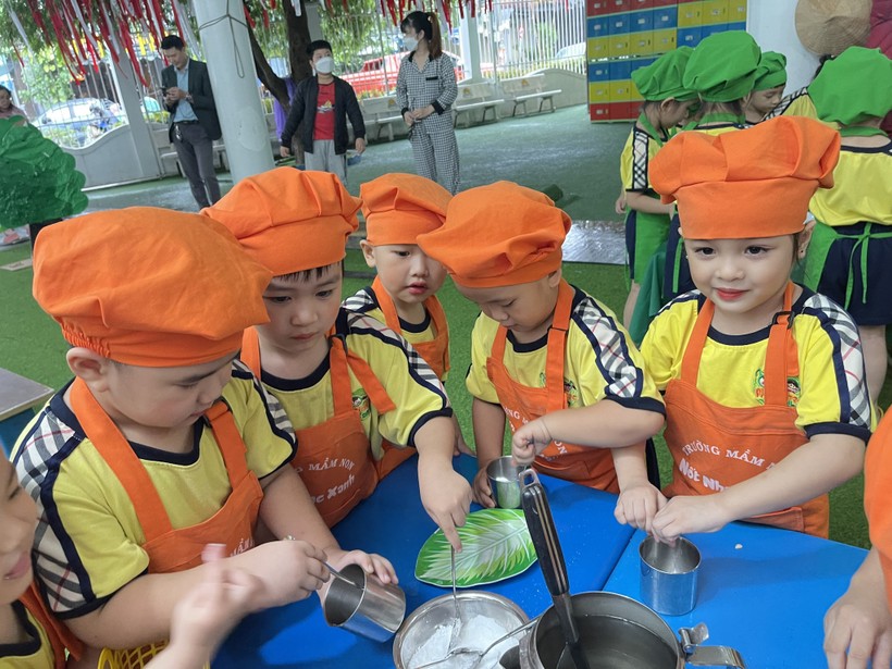 Trường Mầm non Nốt nhạc xanh (quận Liên Chiểu, TP Đà Nẵng) tổ chức Ngày hội dinh dưỡng với nhiều hoạt động trải nghiệm cho trẻ. 