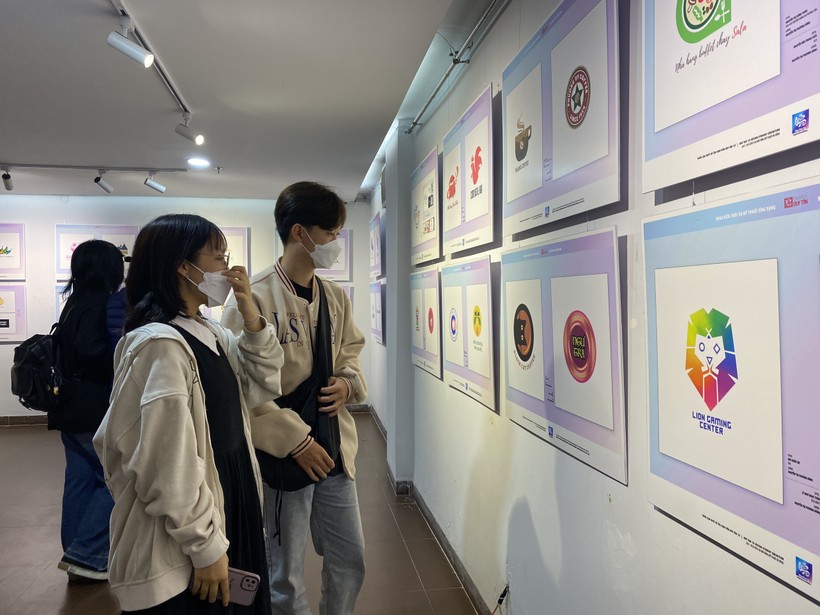 Triển lãm thu hút sự quan tâm của nhiều sinh viên đến từ các trường đại học, cao đẳng trên địa bàn Đà Nẵng. 