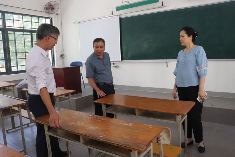 Các đoàn của Sở GD&ĐT Đà Nẵng kiểm tra cơ sở vật chất tại các trường học được lựa chọn làm địa điểm thi. 