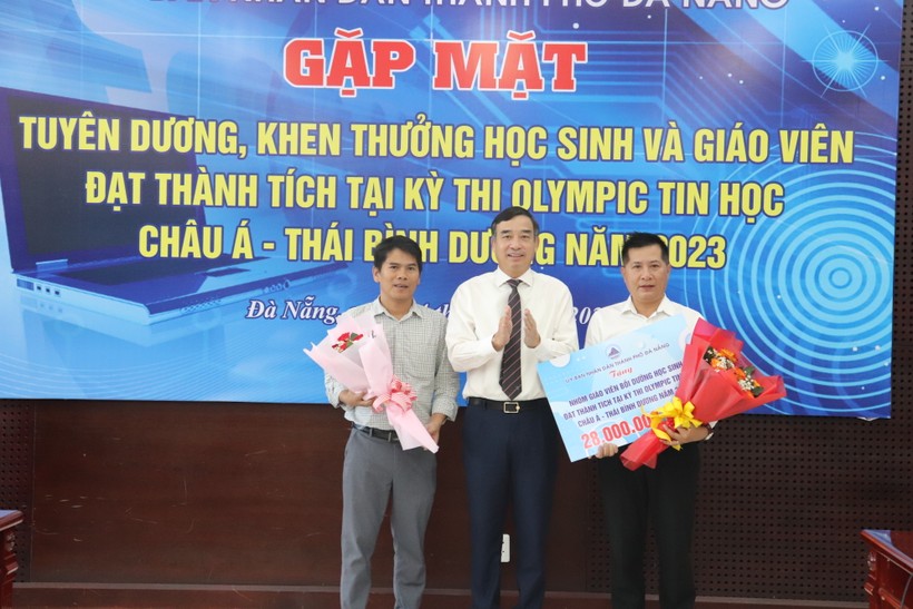 Đà Nẵng khen thưởng HS đoạt giải kỳ thi Olympic Tin học Châu Á – Thái Bình Dương ảnh 1