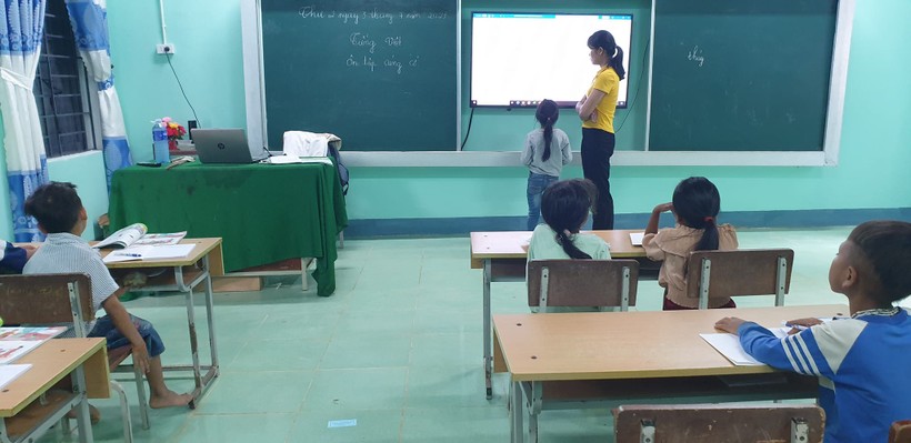 Quảng Nam đề xuất gỡ khó trong tuyển dụng giáo viên vùng cao ảnh 1