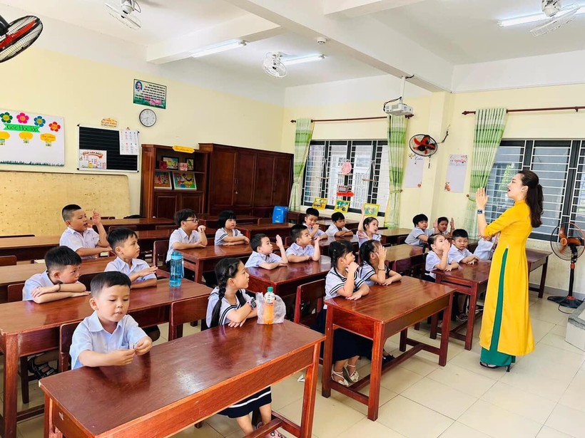 Học sinh đầu cấp ở Đà Nẵng tựu trường ảnh 1