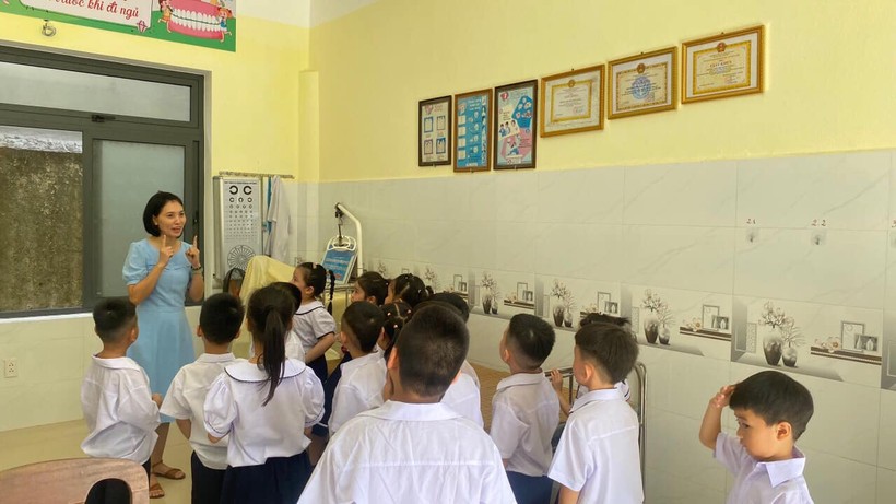 Học sinh đầu cấp ở Đà Nẵng tựu trường ảnh 2