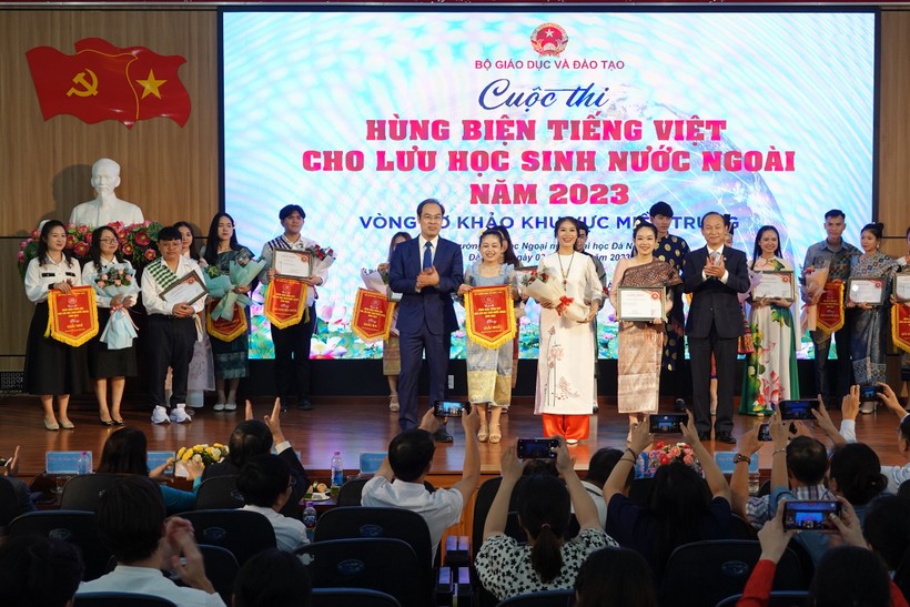 Trường ĐH Ngoại ngữ, ĐH Đà Nẵng đạt giải Nhất ở vòng sơ khảo khu vực miền Trung.