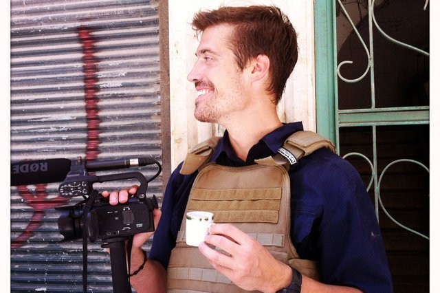 Phóng viên tự do James Foley, 40 tuổi, tác nghiệp tại Syria năm 2012. Ảnh: AP