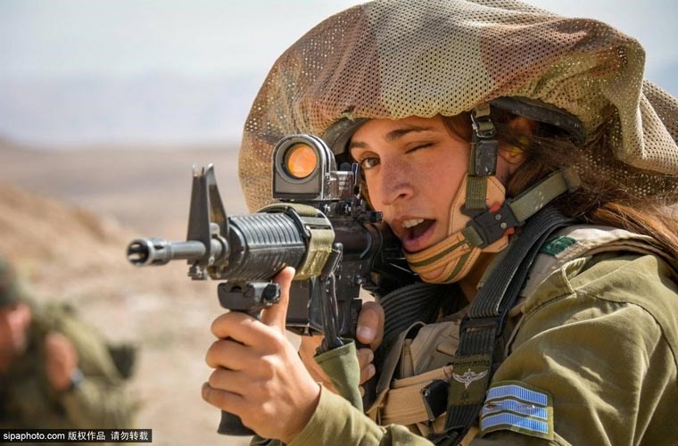 Mê mẩn các nữ binh sĩ xinh đẹp Quân đội Israel
