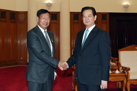 Thủ tướng Nguyễn Tấn Dũng và Bộ trưởng Thông tin Myanmar Ye Htut 