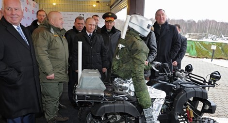 Tổng thống Putin ngắm Robot thế hệ mới 