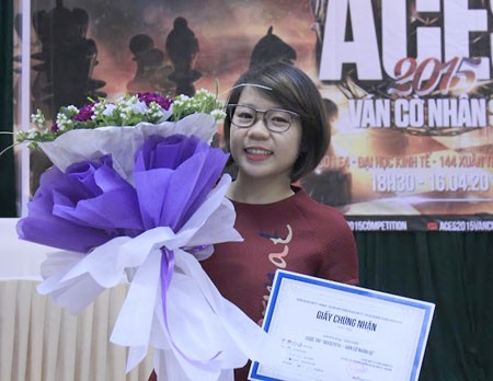 Nữ sinh Ngoại thương giành giải nhất Ván cờ nhân sự