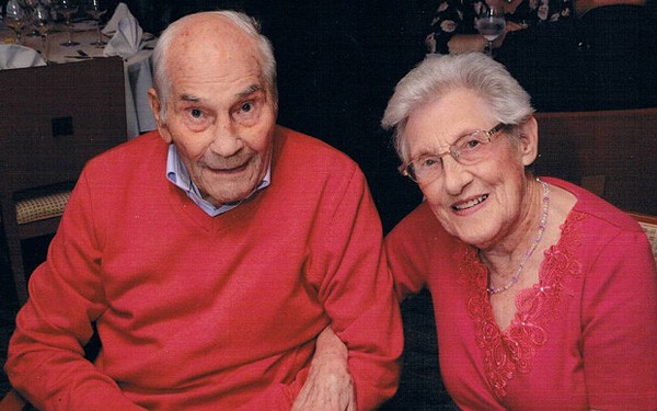 Cụ ông 102 tuổi sắp kết hôn với bạn gái tuổi 91