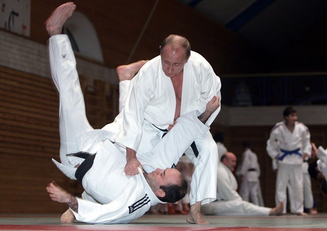 Tổng thống Putin cường tráng khi chơi thể thao