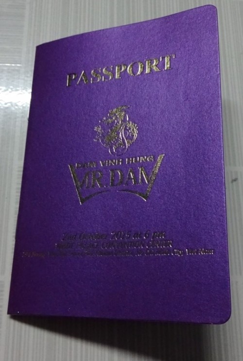 Cầm “hộ chiếu”, dự... sinh nhật Đàm Vĩnh Hưng