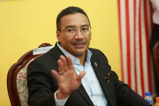 Bộ trưởng Quốc phòng Malaysia đổ bệnh vì khói bụi