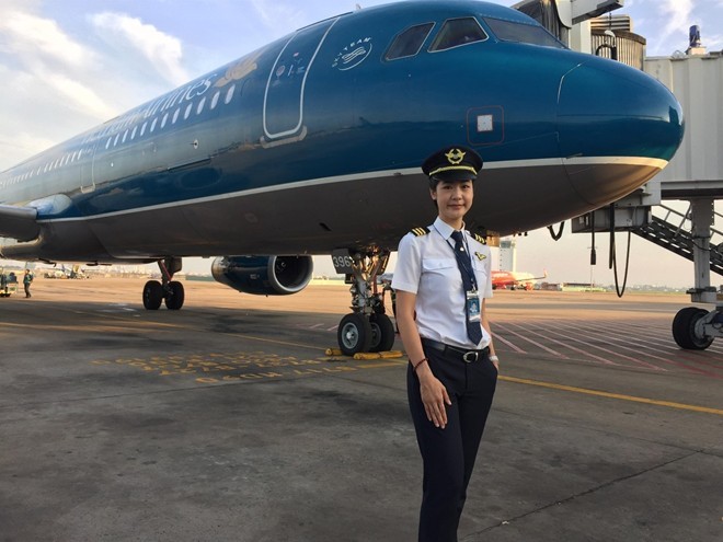 Tiết lộ thú vị từ khoang lái của 3 nữ phi công Việt