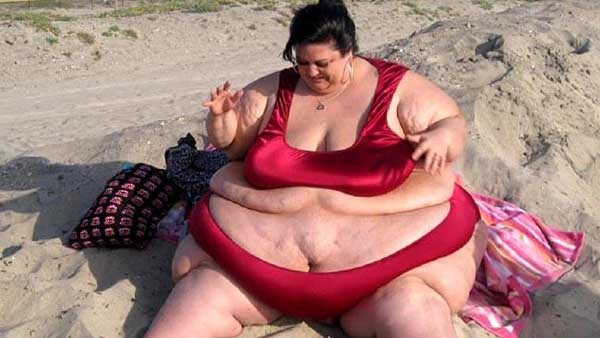 Bà mẹ 4 con nặng hơn 320 kg nhờ được người tình vỗ béo
