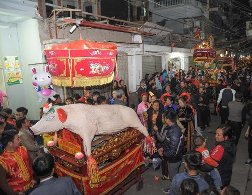 Độc đáo lễ hội rước 18 ông lợn “khổng lồ” xã La Phù