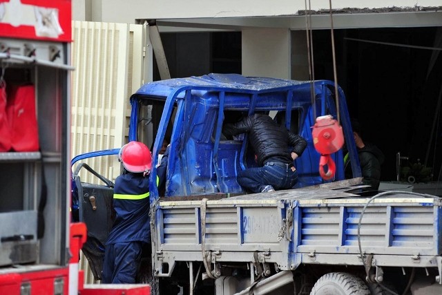 Vụ nổ ở Hà Đông: Cận cảnh quá trình giải cứu tài xế xe tải