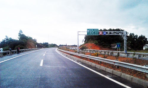 Tăng cường bảo đảm an toàn giao thông cao tốc Nội Bài-Lào Cai 