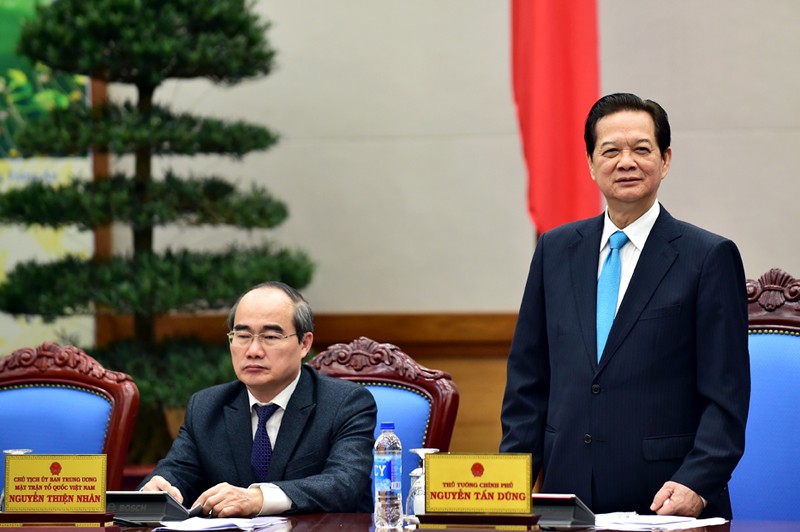 Thủ tướng Nguyễn Tấn Dũng và Chủ tịch Ủy ban Trung ương MTTQ Việt Nam Nguyễn Thiện Nhân tại hội nghị