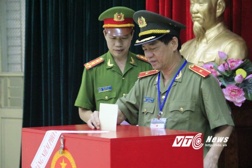 Giám đốc Công an Hà Nội bỏ phiếu bầu cử tại Trại tạm giam Hỏa Lò