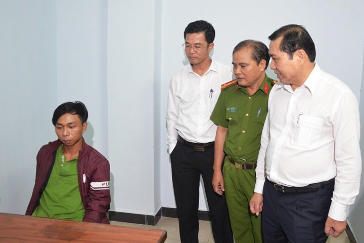 Vụ cưỡng bức chủ quán cà phê: Chủ tịch Đà Nẵng xét hỏi nghi can