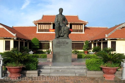 Khu lưu niệm Đại thi hào Nguyễn Du.