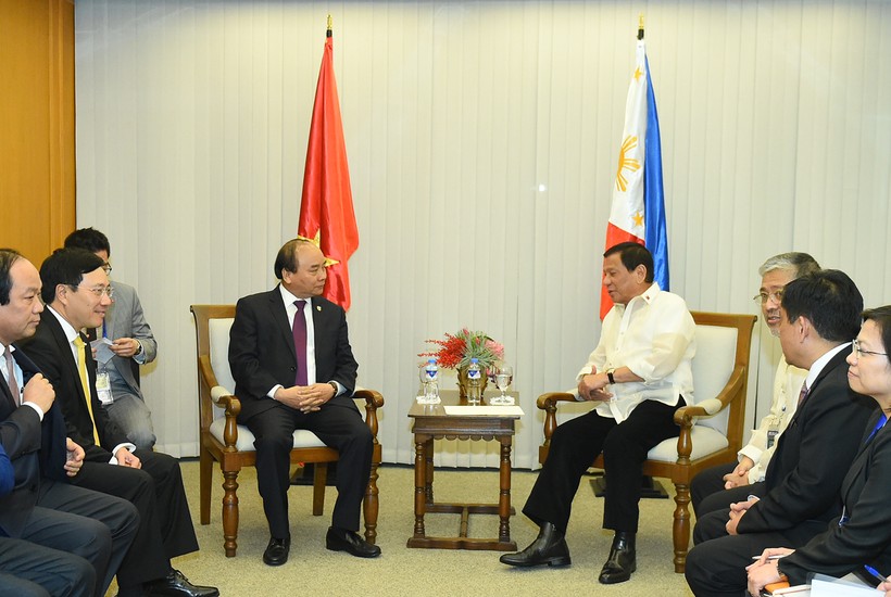 Thủ tướng Nguyễn Xuân Phúc và Tổng thống Philippines Rodrigo Roa Duterte bày tỏ hài lòng về sự tiến triển tốt đẹp của quan hệ Đối tác chiến lược giữa hai nước thời gian qua. Ảnh: VGP/Quang Hiếu