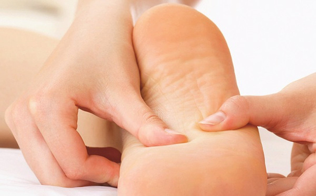 Bấm huyệt ở chân: Cách chữa bệnh vô cùng hay mà ít người biết