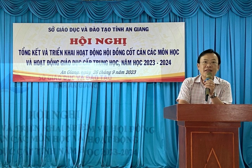 Ông Trần Tuấn Khanh - Phó Giám đốc Sở GD&ĐT An Giang phát biểu tại Hội nghị. ảnh 1