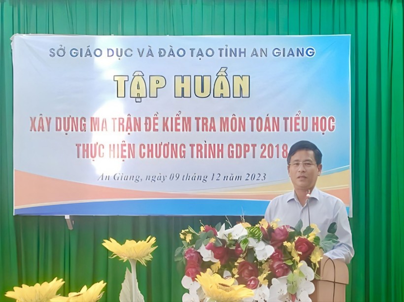Ông Võ Văn Quới - Trưởng phòng GDMN-GDTH, Sở GD&ĐT An Giang phát biểu tại lớp tập huấn.
