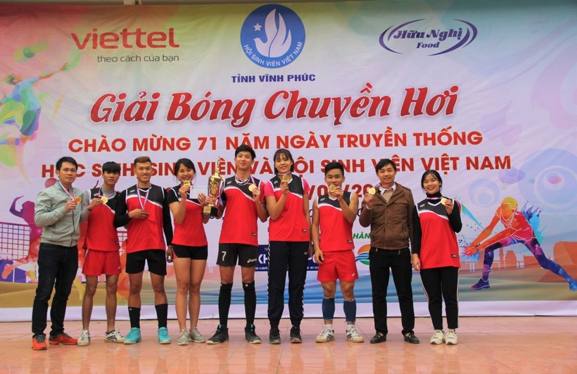Trường Cao đẳng Nghề Vĩnh Phúc giành chức vô địch giải đấu.