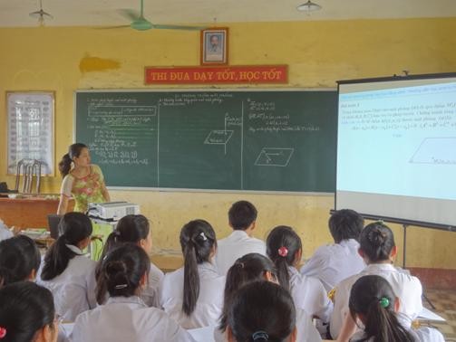 Một tiết dạy theo chủ đề hướng dẫn học sinh tự học, tự đọc của cô giáo Nguyễn Thị Tú Tổ Toán - Tin Trường THPT Trưng Vương