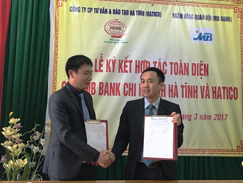 Hình ảnh lễ ký kết hợp tác toàn diện giữa Công ty Hatico Hà Tĩnh và Ngân hàng MB Bank chi nhánh Hà Tĩnh.
