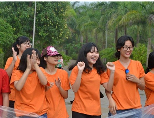 Học sinh Trường THCS&THPT Nguyễn Tất Thành trong một hoạt động trải nghiệm sáng tạo