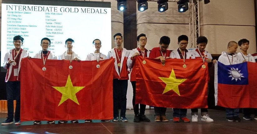 Học sinh Việt Nam nhận huy chương vàng trong Kỳ thi vô địch các đội tuyển Toán thế giới (WMTC) 2018